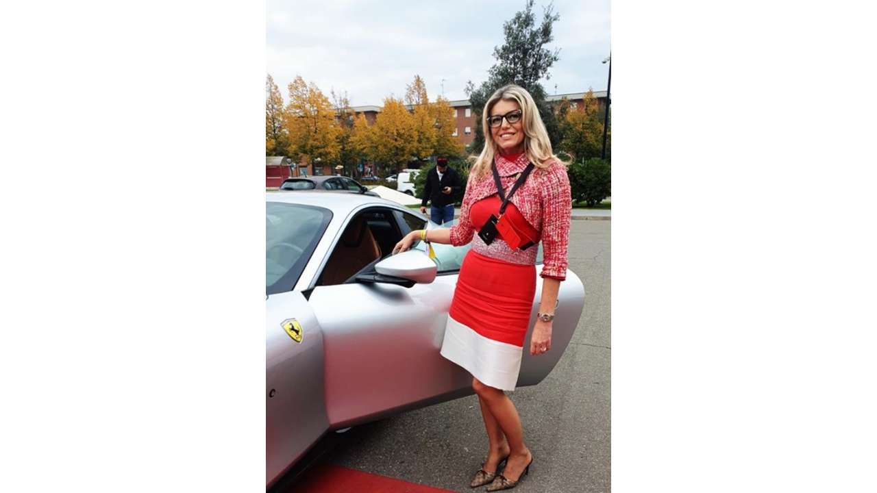 Miriam e la Ferrari - MT Fashion